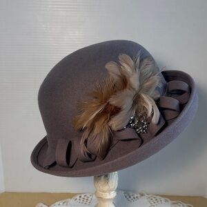 Vintage Felted Gray Wool Derby / Bowlers / Cloche Hat Made in USA